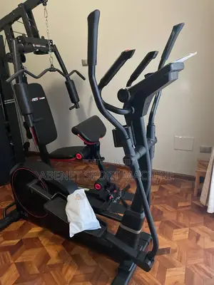 የቤት ዉስጥ ዘመናዊ Adidas X21 Cross Trainer