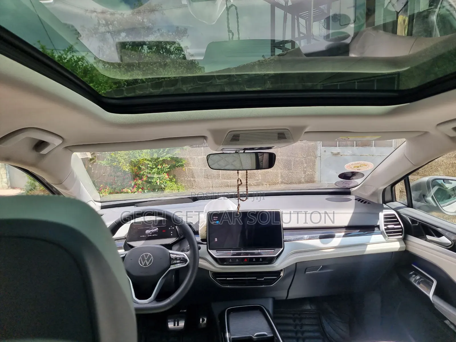 Volkswagen ID.6 2023 Gold