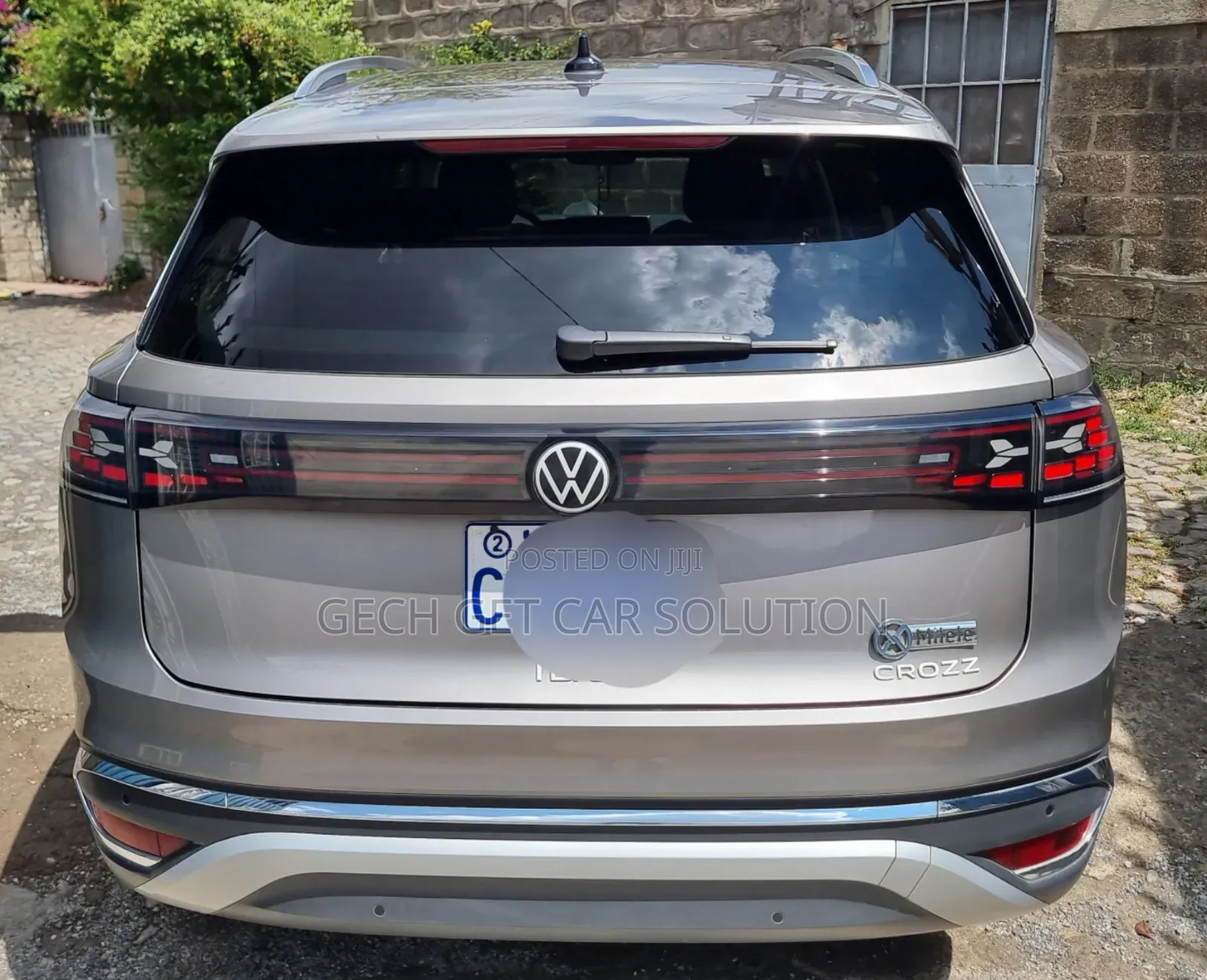 Volkswagen ID.6 2023 Gold