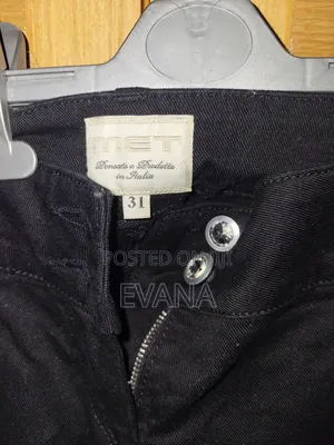 Black Jeans Met Brand