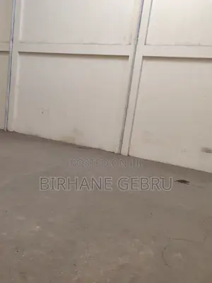 Apartiment Rent for Store or Budines Rent