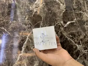 Photo - Appel Air Pod 4 With Noise Cancellation