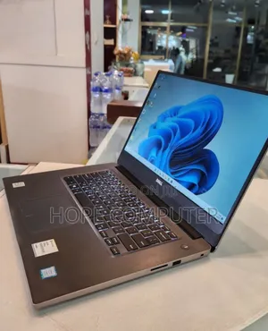 Photo - New Laptop Dell Inspiron 15 16GB Intel Core I7 SSD 256GB