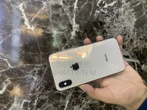 Photo - Apple iPhone XS 256 GB Gold