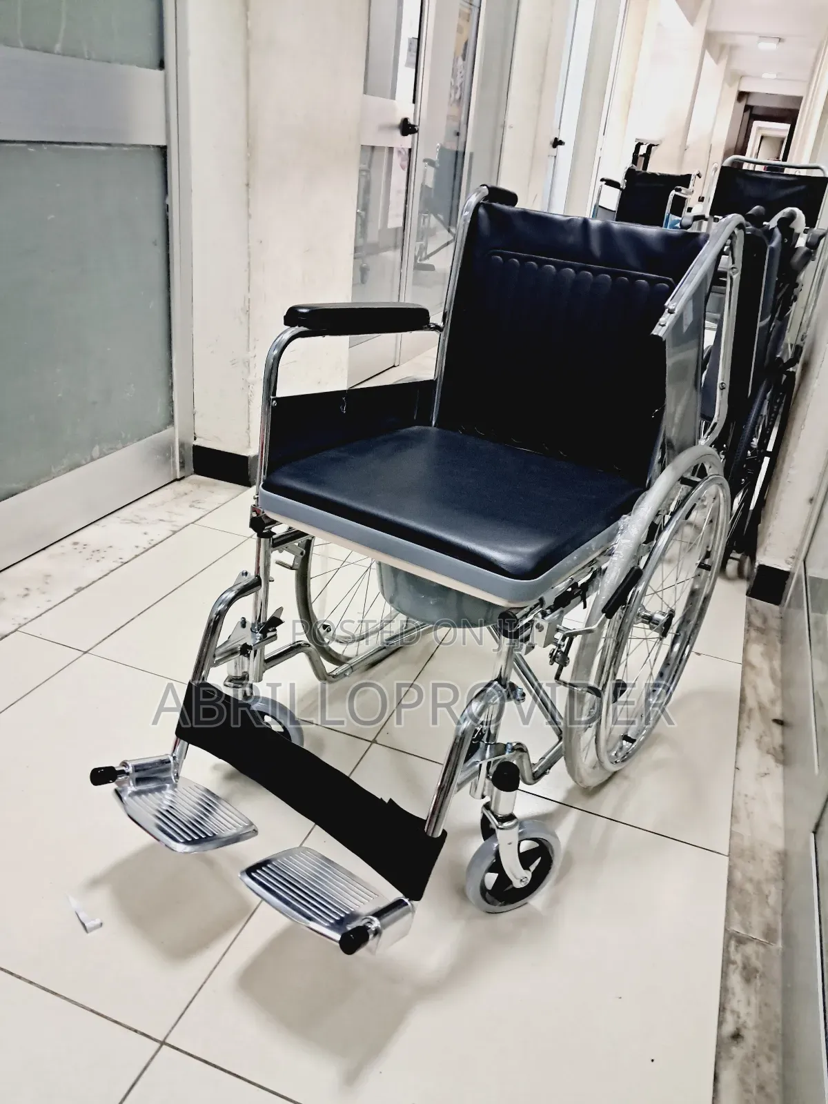 Toilet Wheelchair6wheekchair5wheelchair4wheelchair3wheelchai