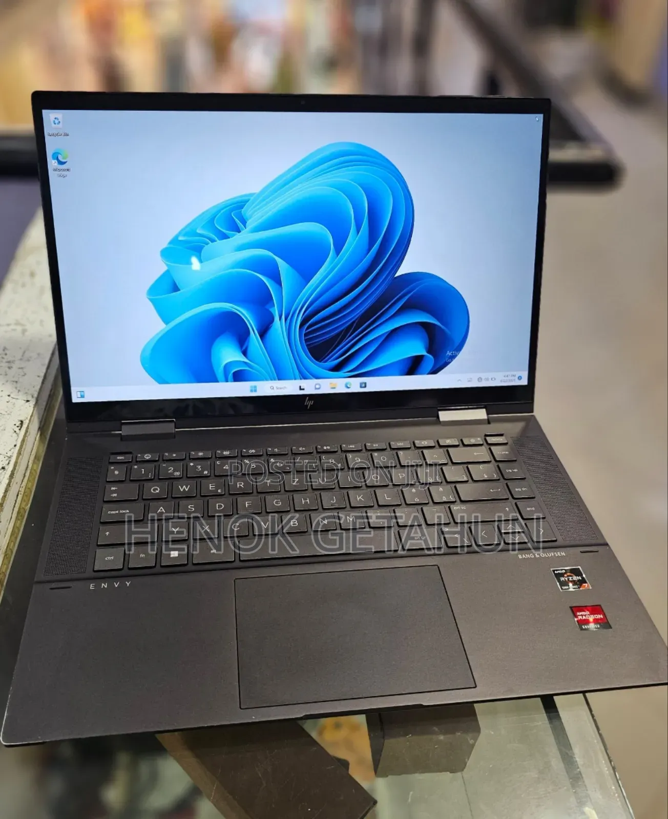 New Laptop HP Envy X360 16GB AMD Ryzen 7 SSD 1T