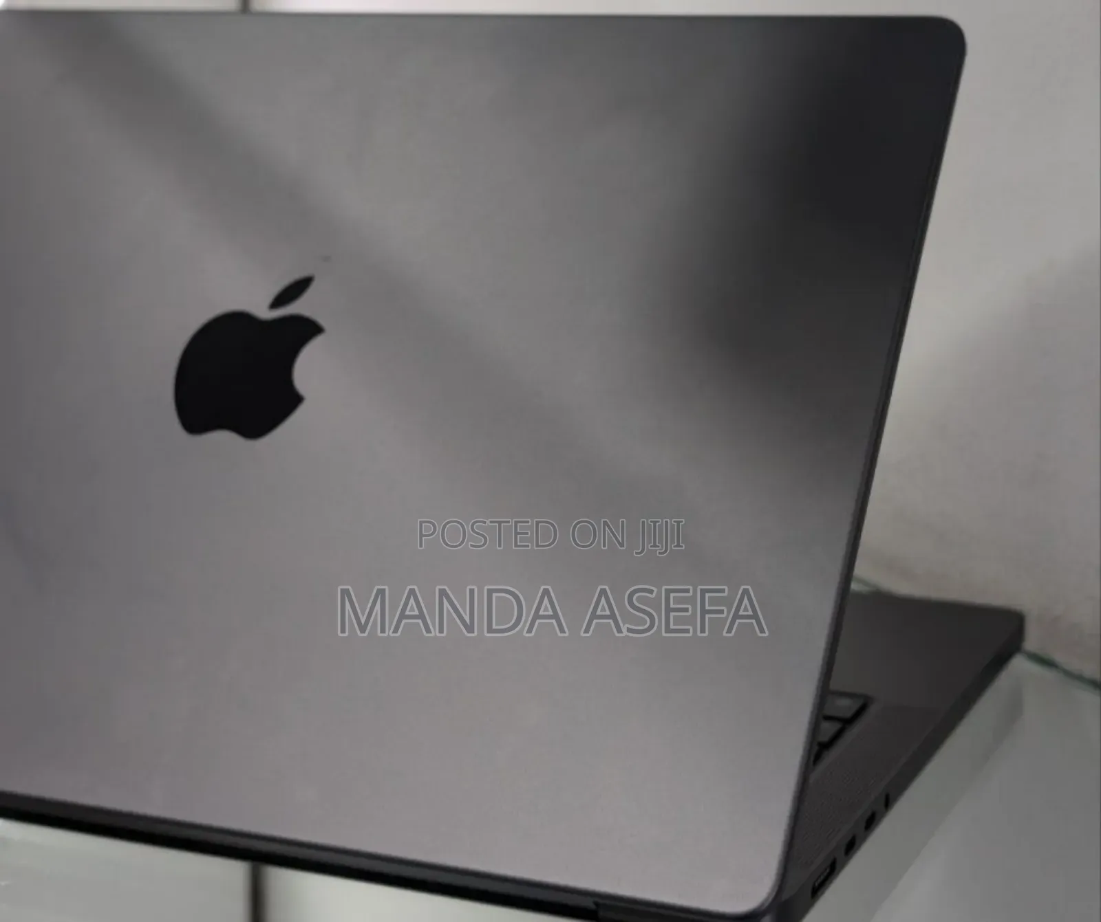 New Laptop Apple MacBook Pro 18GB Apple M3 SSD 512GB