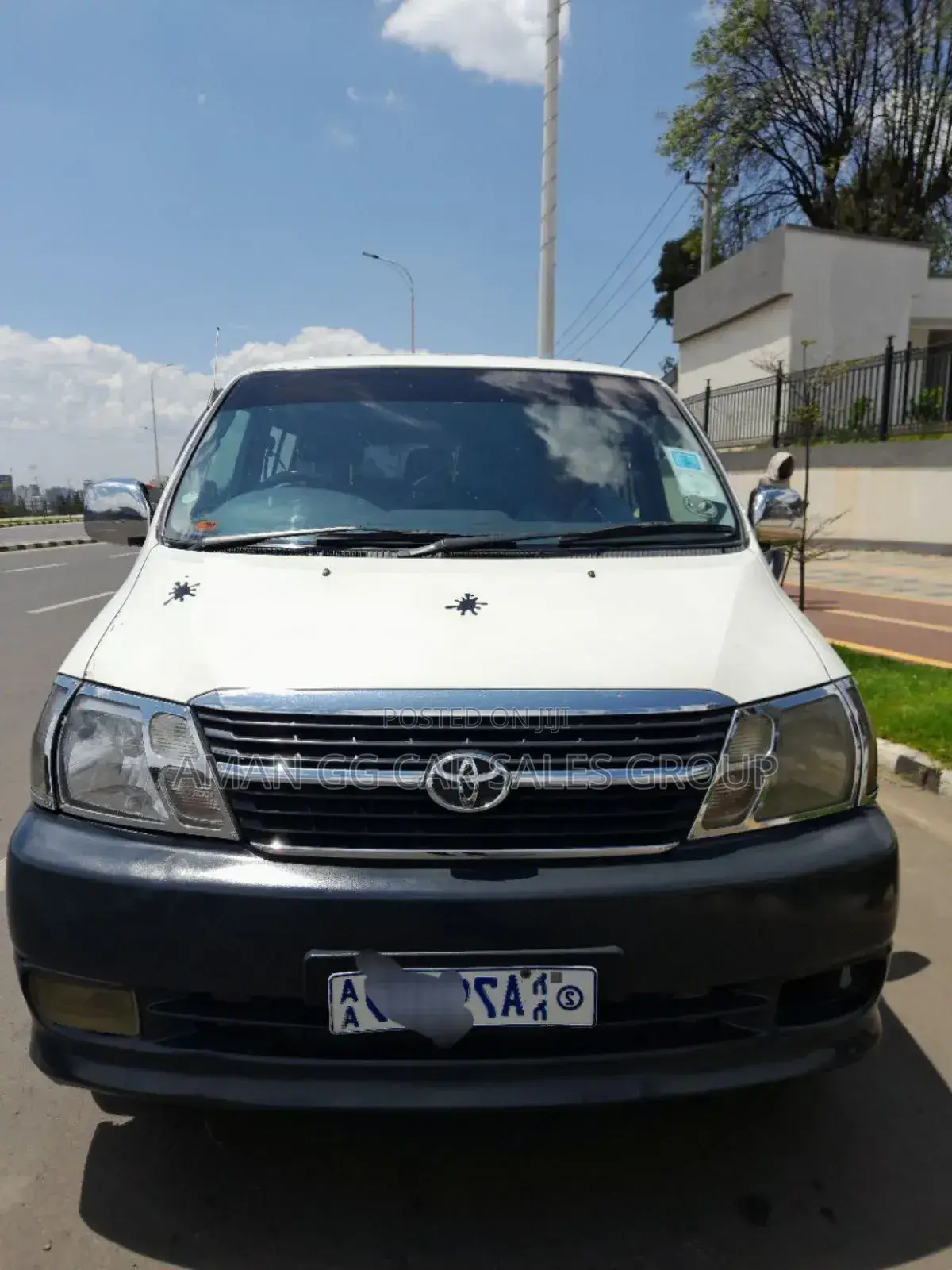Toyota HiAce 2010 White