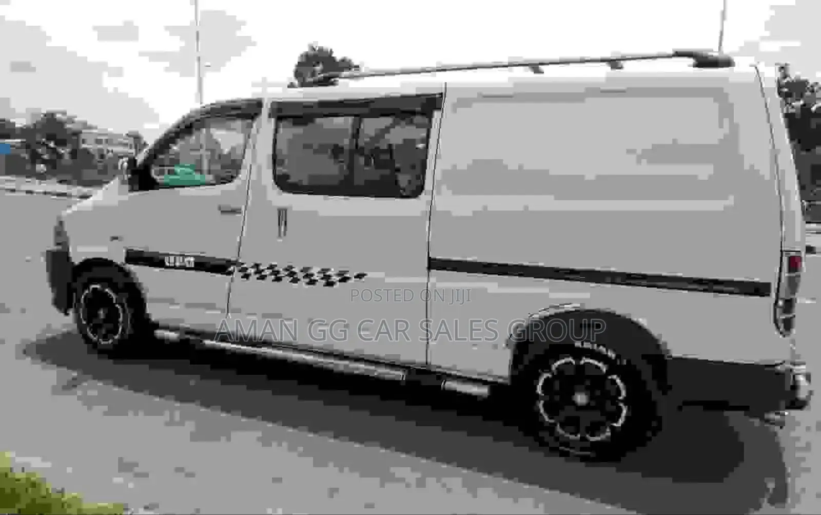 Toyota HiAce 2010 White