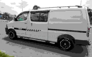 Toyota HiAce 2010 White