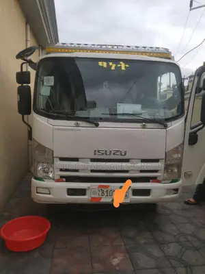 Photo - Isuzu. 2020 Model