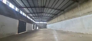 የሚሸጥ መጋዘን አለ