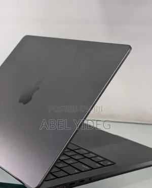 New Laptop Apple MacBook Pro 18GB Apple M3 SSD 512GB