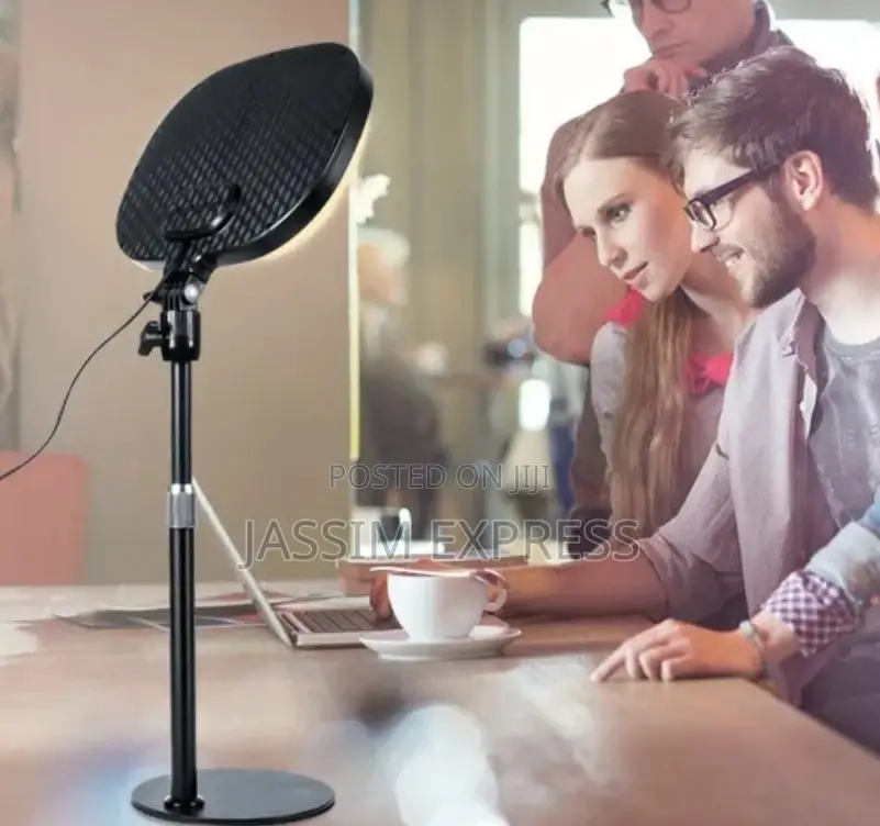 ተጣጣፊ የሆነ ስልክ መያዣ ያለው Fill Light + Desk Lamp