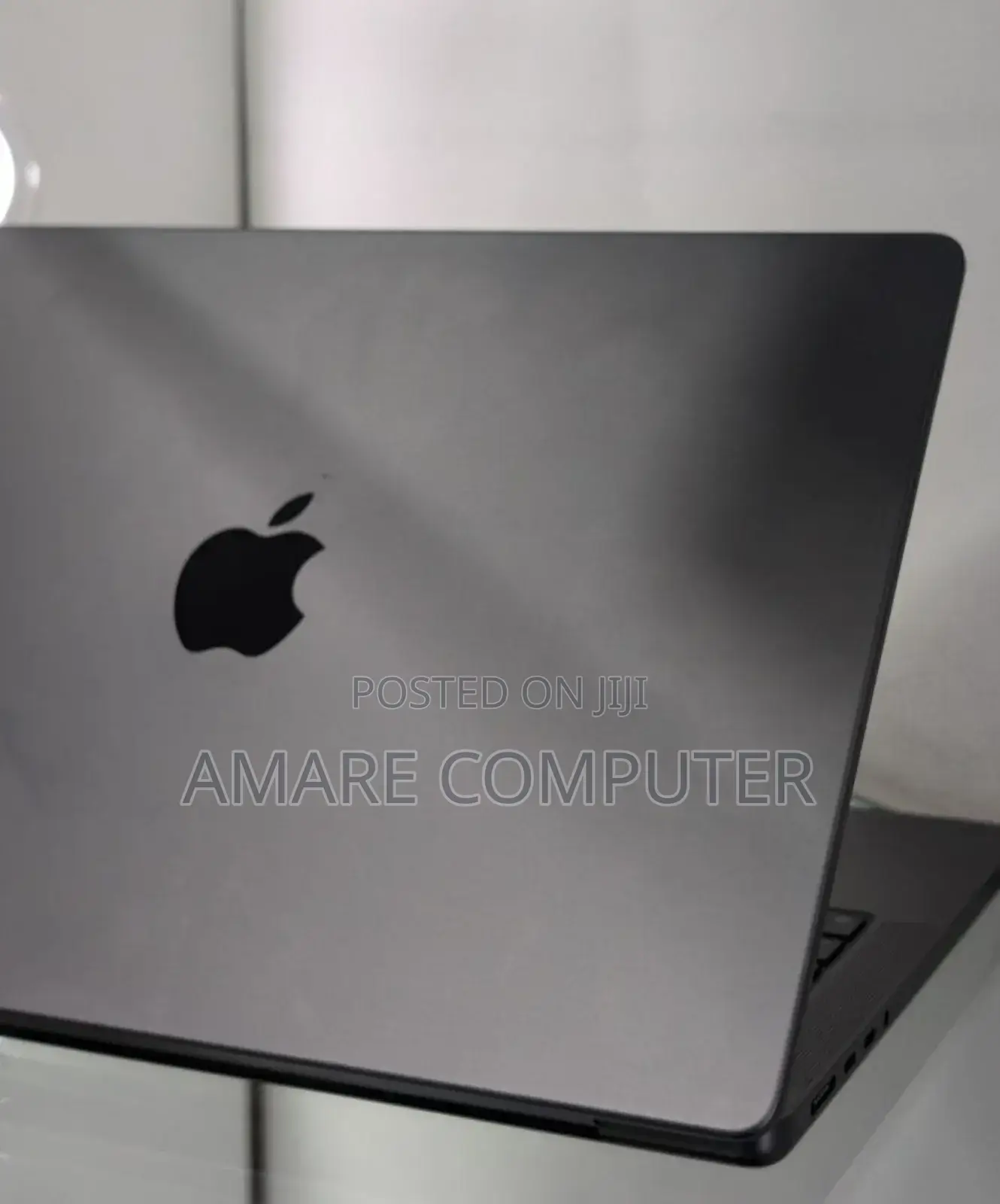 New Laptop Apple MacBook Pro 18GB Intel Core M3 SSD 512GB