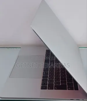 New Laptop Apple MacBook Pro 2017 16GB Intel Core I7 SSD 1T