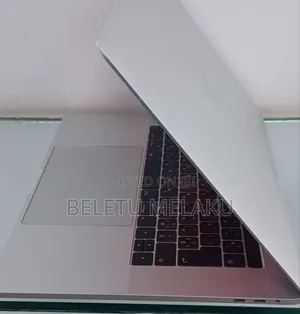 Photo - New Laptop Apple MacBook Pro 2017 16GB Intel Core I7 SSD 1T