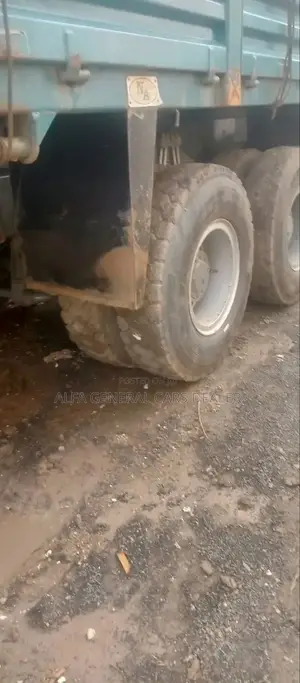 ከነ ተሳቢው 
ታርጋ A08* Bank 4.5 Millio አለበት