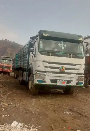 ከነ ተሳቢው 
ታርጋ A08* Bank 4.5 Millio አለበት