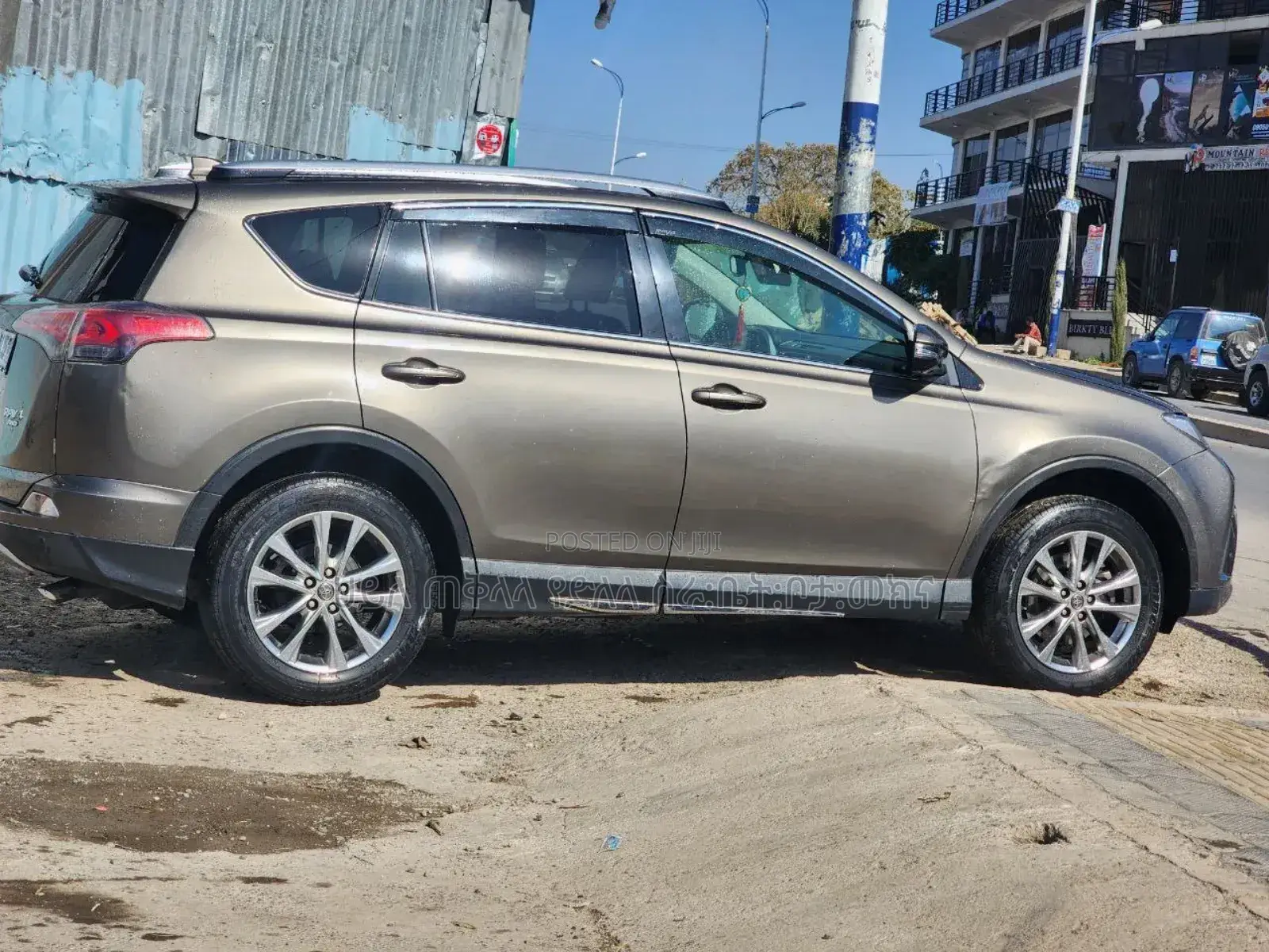 Toyota RAV4 2018 Pink