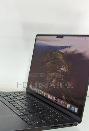 New Laptop Apple MacBook Pro 2023 M3 14-Inch 18GB Apple M3 SSD 512GB