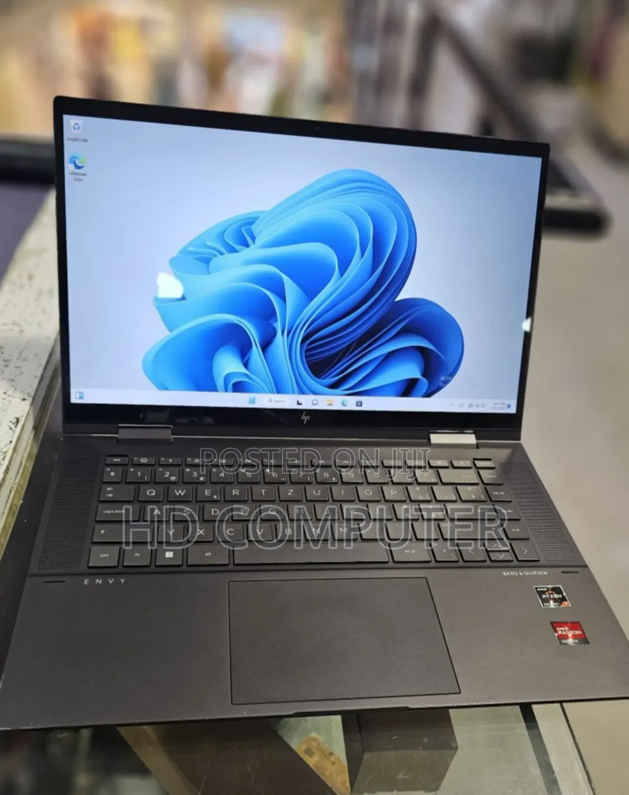 New Laptop HP Envy X360 16GB AMD Ryzen 7 SSD 1T