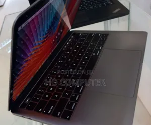 Photo - New Laptop Apple MacBook Pro 2018 8GB Intel Core I5 SSD 512GB