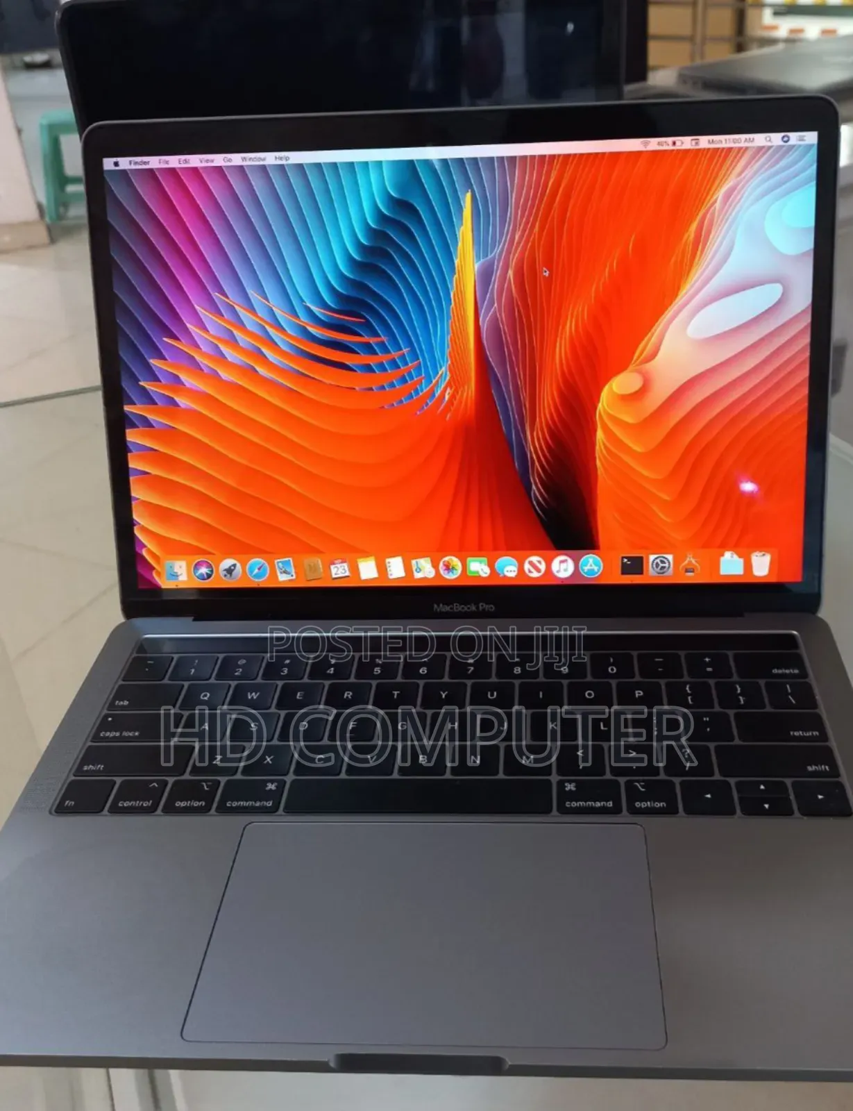 New Laptop Apple MacBook Pro 2018 8GB Intel Core I5 SSD 512GB