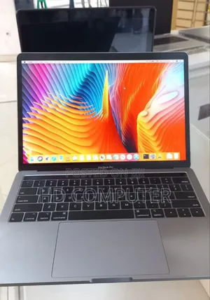 New Laptop Apple MacBook Pro 2018 8GB Intel Core I5 SSD 512GB