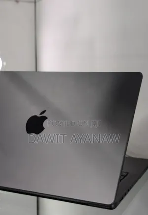 New Apple MacBook Pro 2023 M3 14-Inch 18GB Apple M3 Pro SSD 512GB