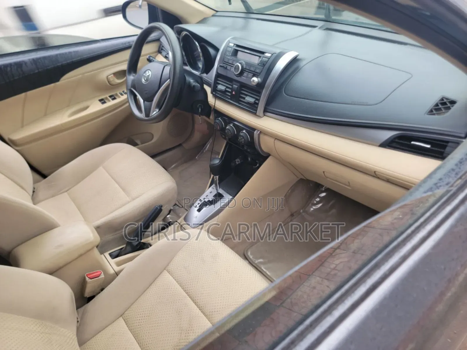 Toyota Yaris 2015 Gray