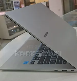 New Laptop Samsung Notebook 9 4GB Intel Core 2 Quad SSD 128GB