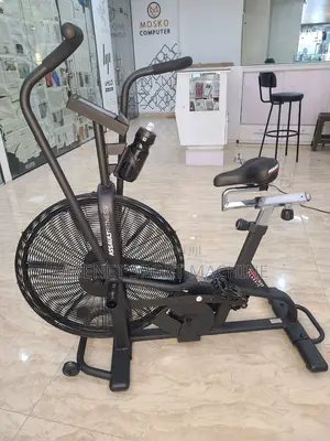Photo - ለጂሞ እና ለቤት የሚሆን Assault Fitness Air Bike