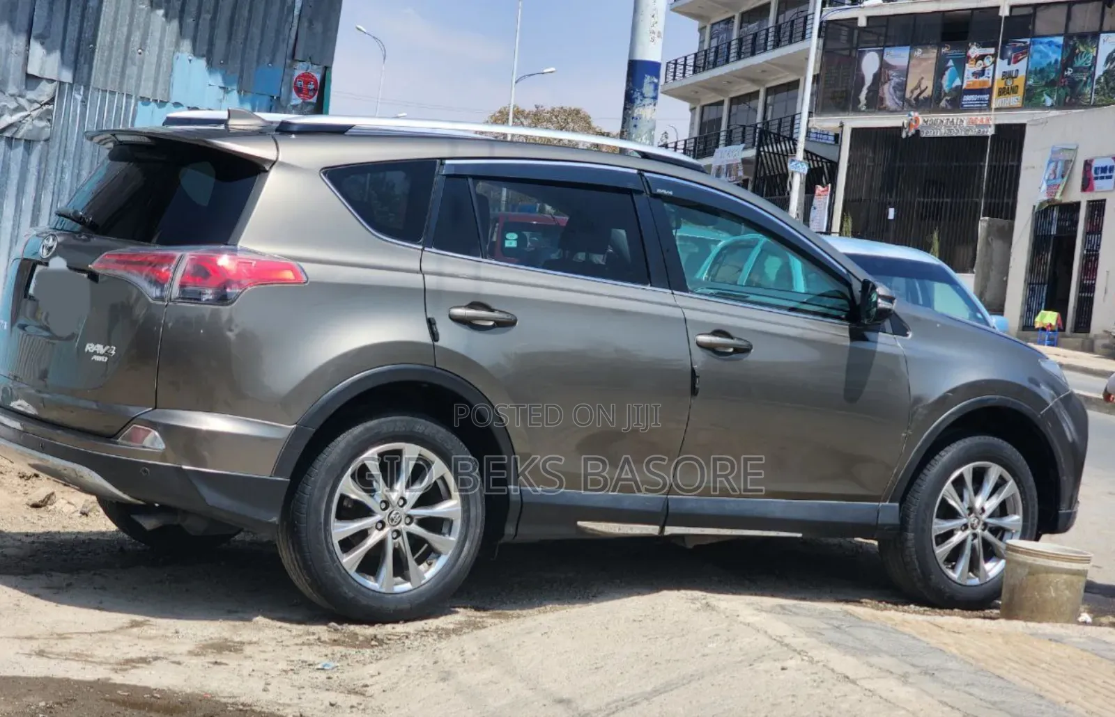 Toyota RAV4 2017 Gray