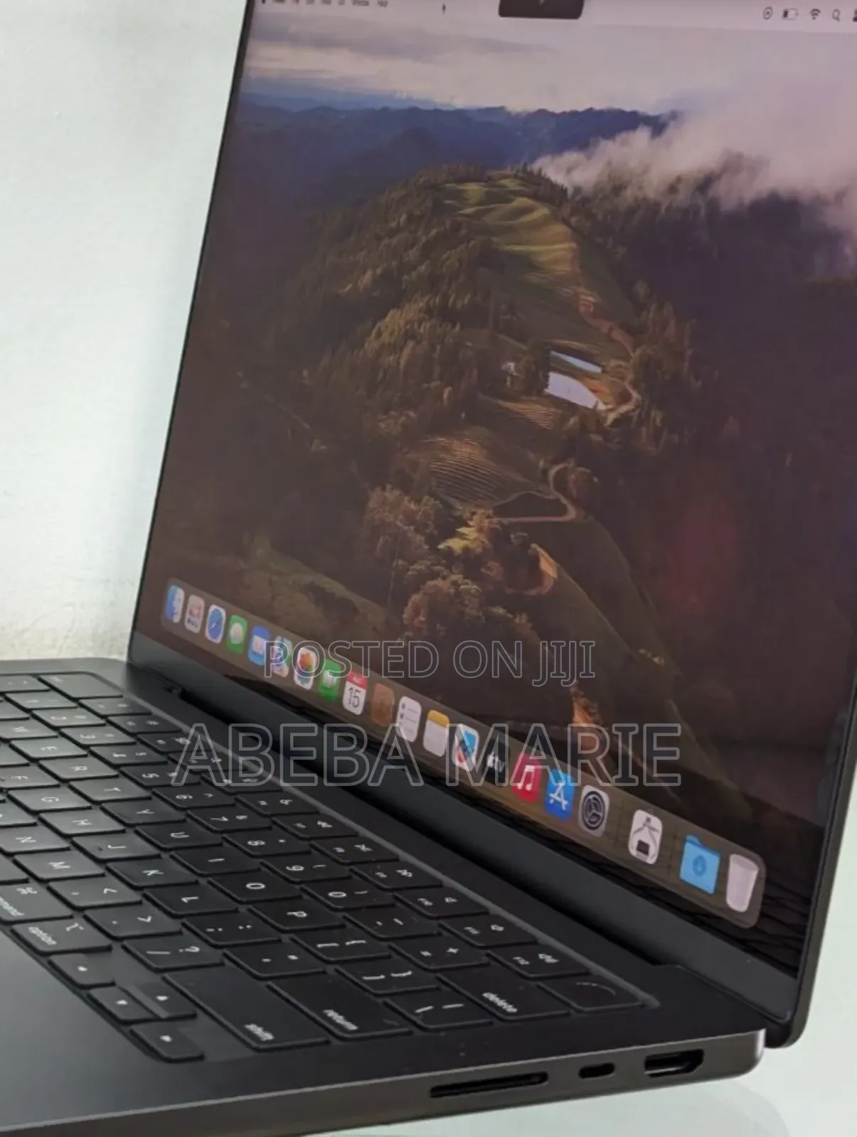 New Apple MacBook Pro 2023 M3 14-Inch 18GB Apple M3 Pro SSD 512GB