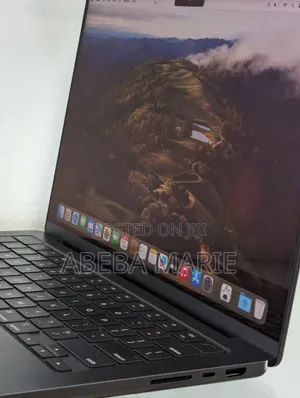 New Apple MacBook Pro 2023 M3 14-Inch 18GB Apple M3 Pro SSD 512GB