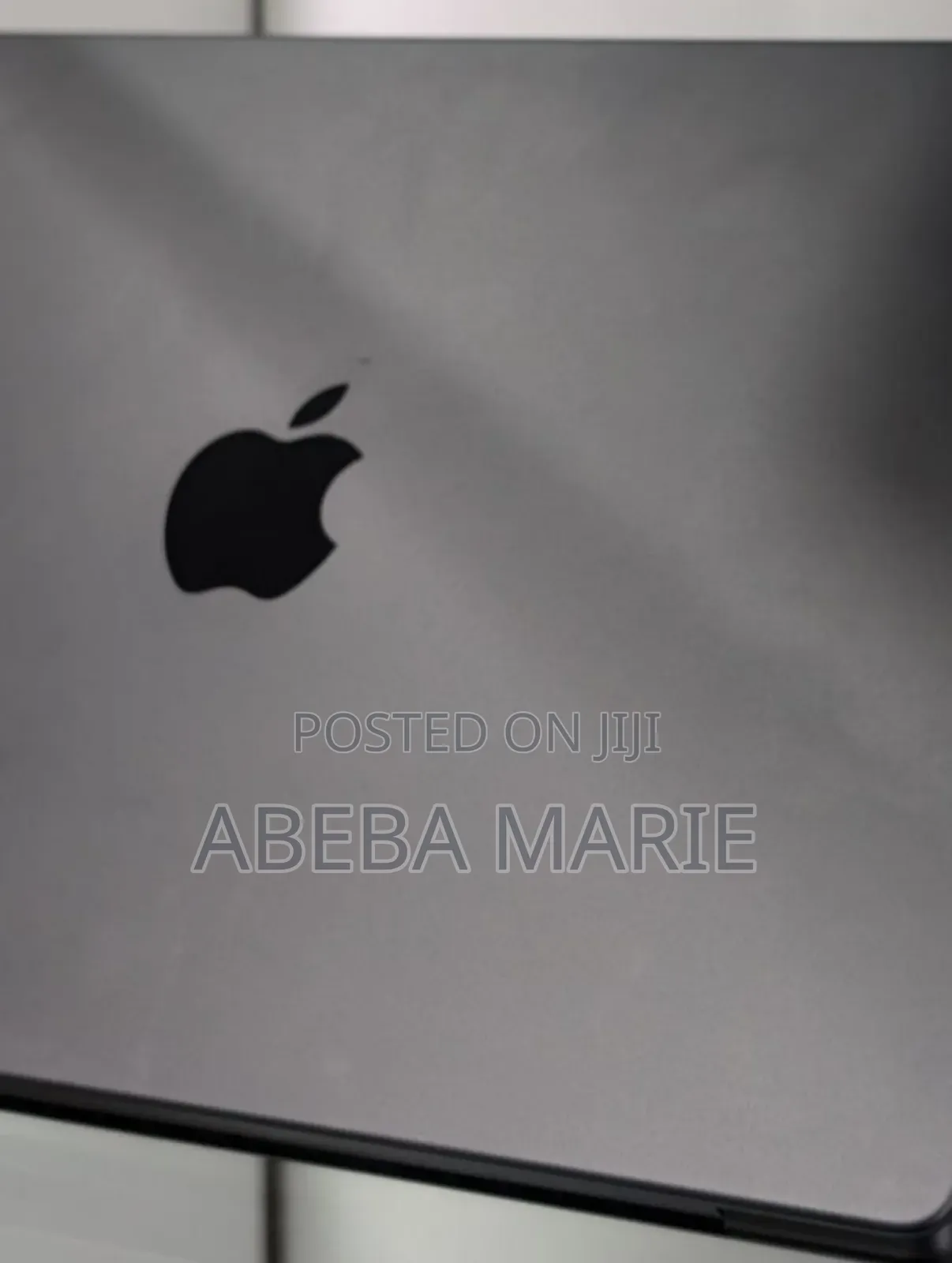 New Apple MacBook Pro 2023 M3 14-Inch 18GB Apple M3 Pro SSD 512GB