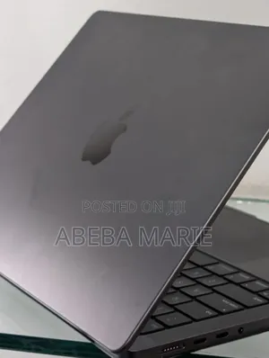 New Apple MacBook Pro 2023 M3 14-Inch 18GB Apple M3 Pro SSD 512GB