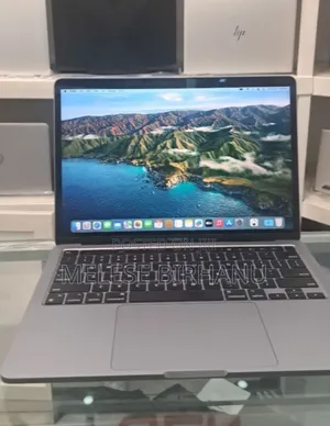 New Laptop Apple MacBook Pro 2019 8GB Intel Core I5 SSD 128GB