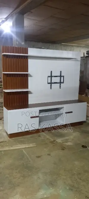 ቲቪ እስታንድ 2 ሜትር