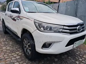 Toyota Hilux 2016 White