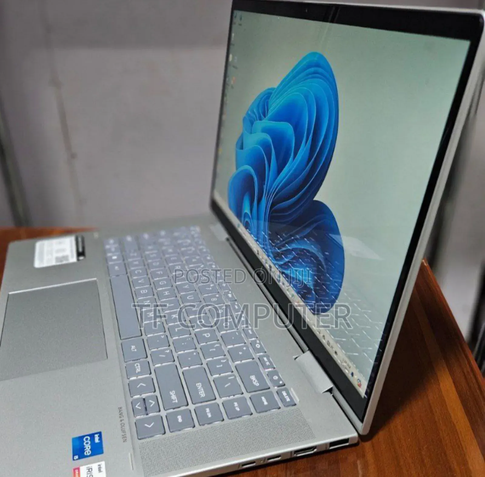 New Laptop HP Envy X360 8GB Intel Core I5 SSD 512GB