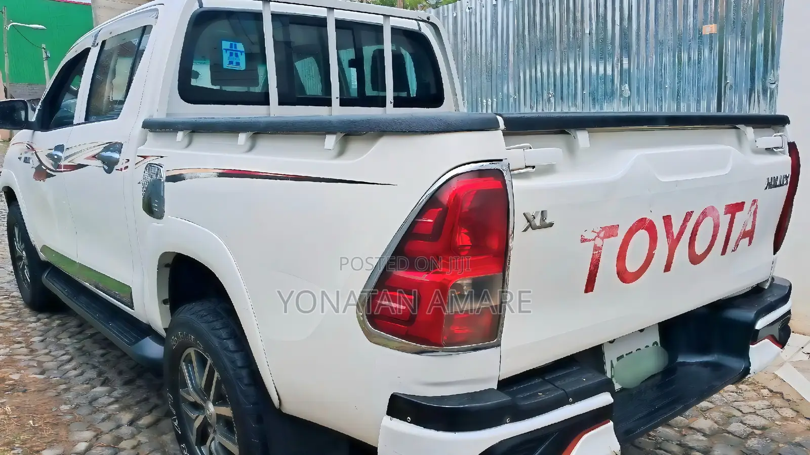 Toyota Hilux 2016 White
