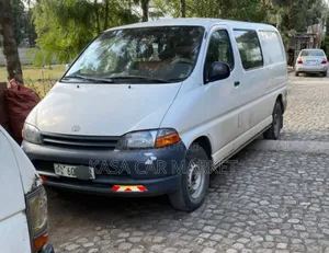 Photo - Toyota HiAce 2001 White