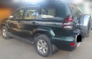 Photo - Toyota Land Cruiser Prado 2005 Green