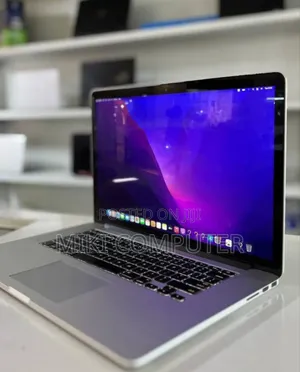 New Laptop Apple MacBook Pro 2015 16GB Intel Core I7 SSD 512GB