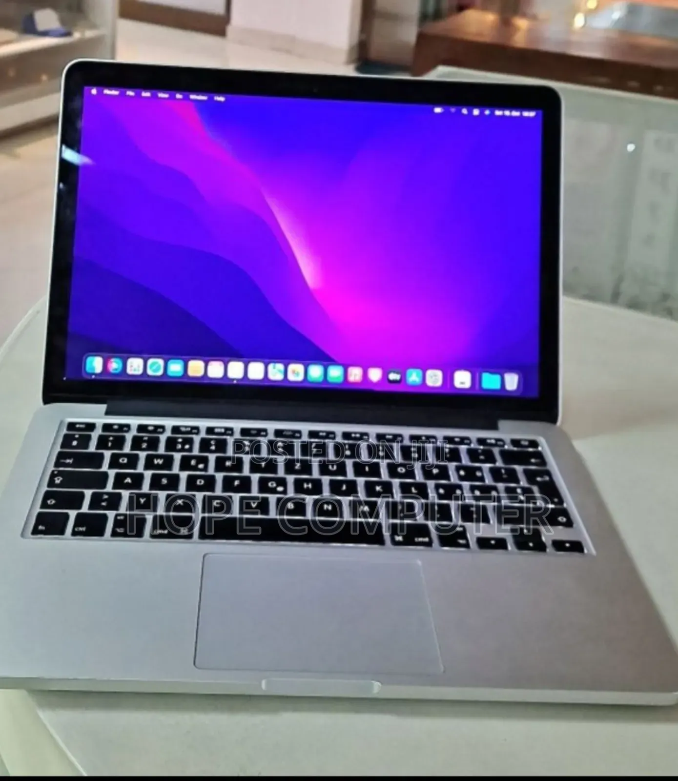 New Laptop Apple MacBook Pro 2015 8GB Intel Core I5 SSD 256GB