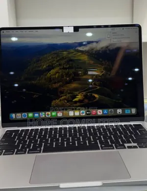 New Laptop Apple MacBook Air 2022 M2 8GB Apple M2 SSD 256GB