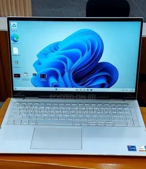 New Laptop Dell Inspiron 15 16GB Intel Core I7 SSD 512GB