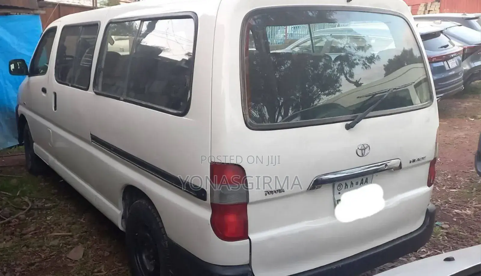 Toyota HiAce 2011 White